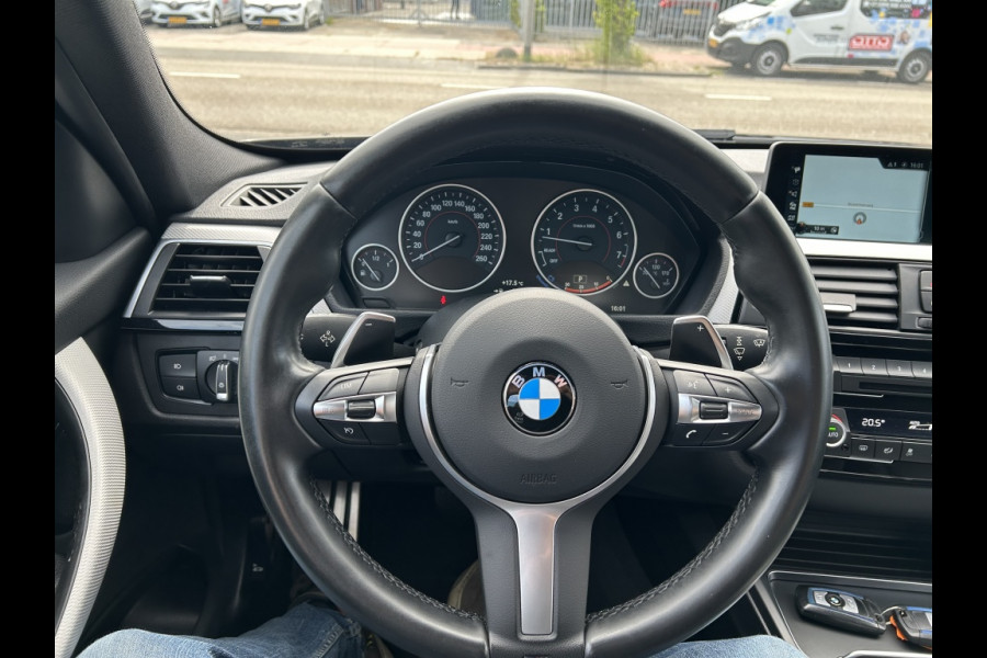 BMW 3 Serie Touring 320i Sp.L Exec.