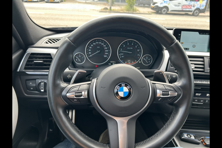 BMW 3 Serie Touring 320i Sp.L Exec.