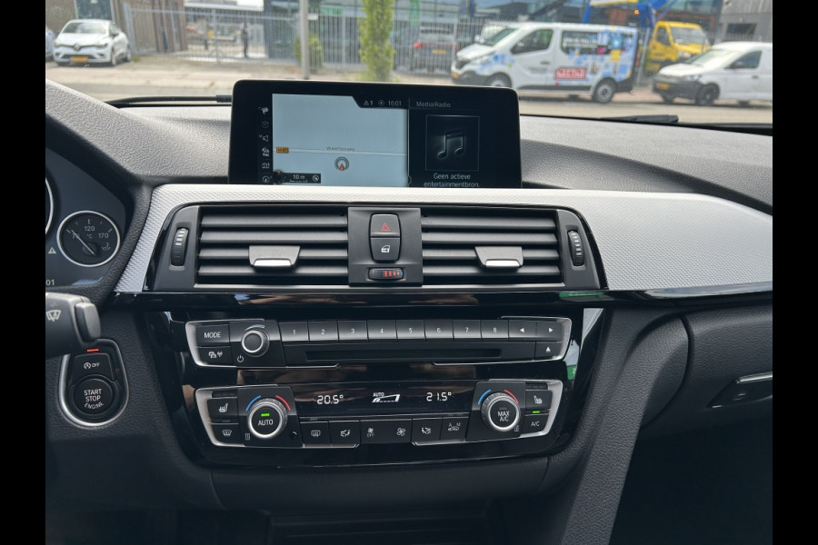 BMW 3 Serie Touring 320i Sp.L Exec.