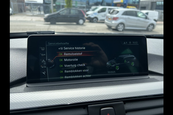 BMW 3 Serie Touring 320i Sp.L Exec.