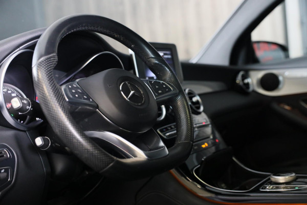 Mercedes-Benz GLC Coupé 250 4MATIC AMG 63 Look / AUT / Open Dak / Dode Hoek / Cruise Control / Camera / Pdc / Xenon / 19 In