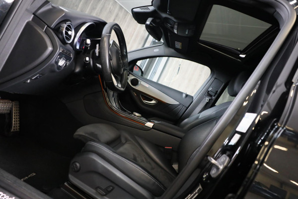 Mercedes-Benz GLC Coupé 250 4MATIC AMG 63 Look / AUT / Open Dak / Dode Hoek / Cruise Control / Camera / Pdc / Xenon / 19 In
