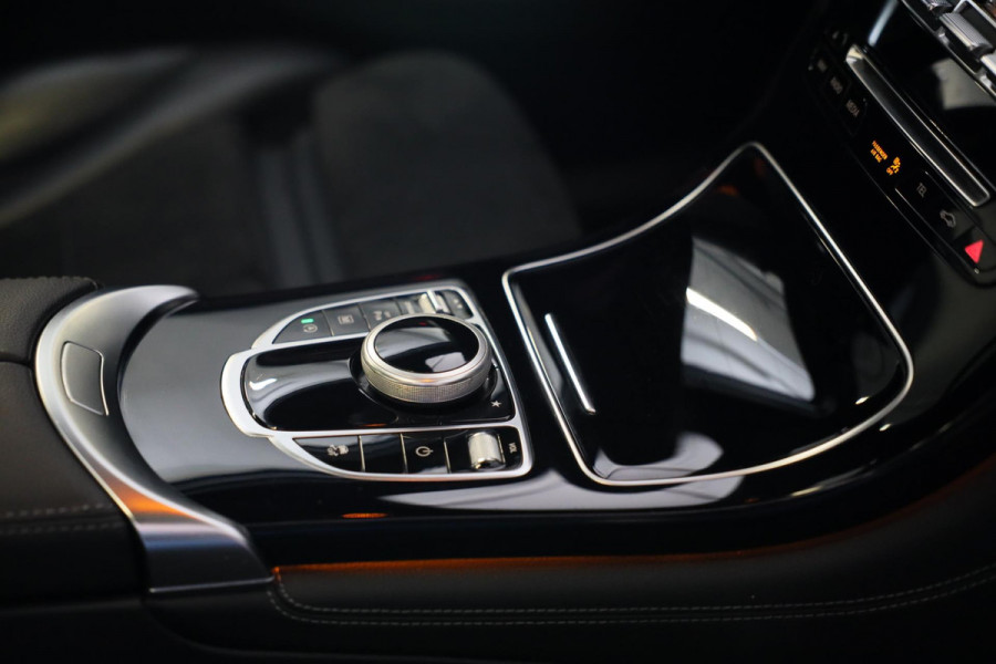 Mercedes-Benz GLC Coupé 250 4MATIC AMG 63 Look / AUT / Open Dak / Dode Hoek / Cruise Control / Camera / Pdc / Xenon / 19 In