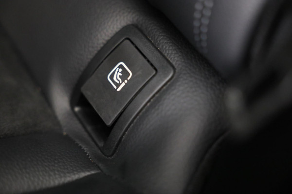 Mercedes-Benz GLC Coupé 250 4MATIC AMG 63 Look / AUT / Open Dak / Dode Hoek / Cruise Control / Camera / Pdc / Xenon / 19 In