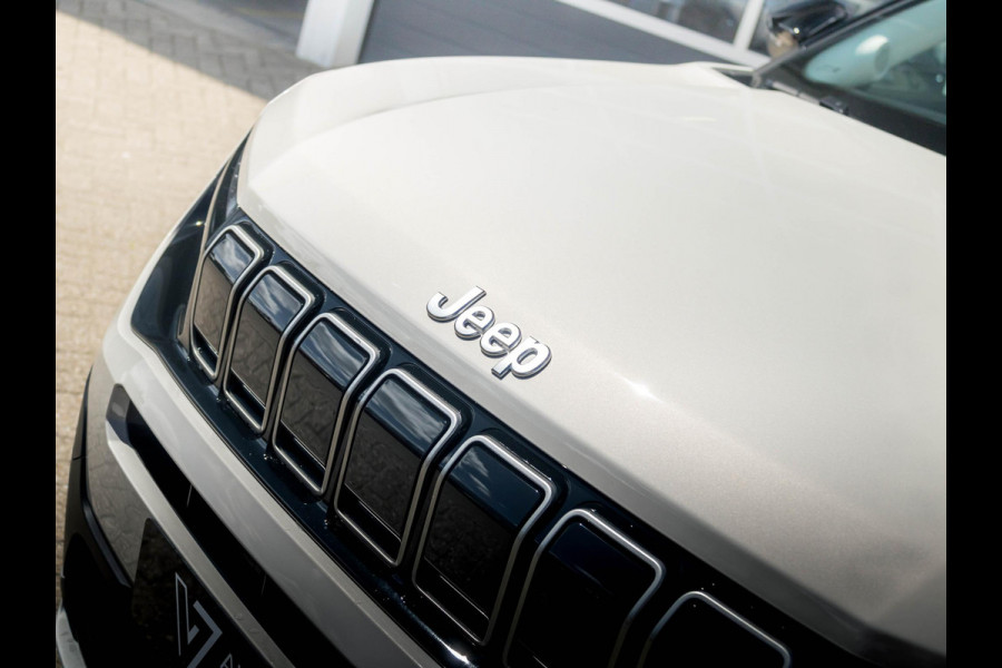 Jeep Avenger Summit 54 kWh | Schuif/Kanteldak | Winter Pack | Warmtepomp | Info&Convenience Pack | Full Operational Lease € 599,-
