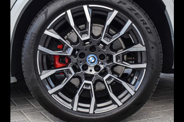 BMW X5 xDrive50e | M-SPORT | PANORAMADAK | LUCHTVERING | DRIVING ASSISTANT | ACTIVE CRUISE | COMFORT ACCESS | ICONIC GLOW | COMFORT SEA