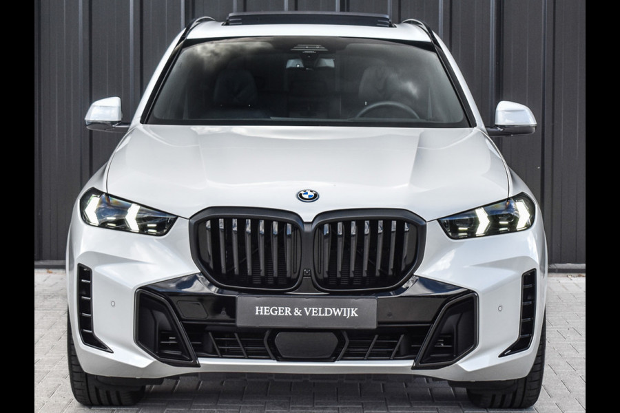 BMW X5 xDrive50e | M-SPORT | PANORAMADAK | LUCHTVERING | DRIVING ASSISTANT | ACTIVE CRUISE | COMFORT ACCESS | ICONIC GLOW | COMFORT SEA