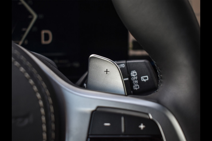 BMW X5 xDrive50e | M-SPORT | PANORAMADAK | LUCHTVERING | DRIVING ASSISTANT | ACTIVE CRUISE | COMFORT ACCESS | ICONIC GLOW | COMFORT SEA