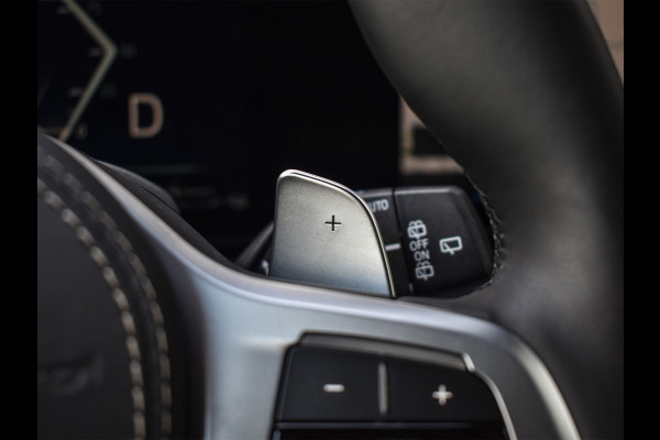 BMW X5 xDrive50e | M-SPORT | PANORAMADAK | LUCHTVERING | DRIVING ASSISTANT | ACTIVE CRUISE | COMFORT ACCESS | ICONIC GLOW | COMFORT SEA