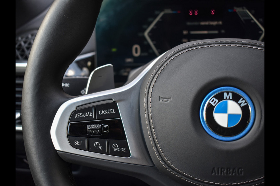 BMW X5 xDrive50e | M-SPORT | PANORAMADAK | LUCHTVERING | DRIVING ASSISTANT | ACTIVE CRUISE | COMFORT ACCESS | ICONIC GLOW | COMFORT SEA