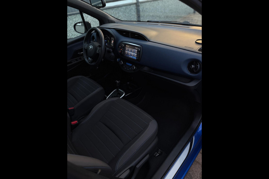 Toyota Yaris 1.5 Hybrid Bi-Tone Navigatie Camera
