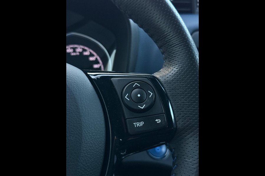 Toyota Yaris 1.5 Hybrid Bi-Tone Navigatie Camera