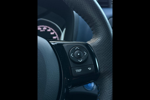 Toyota Yaris 1.5 Hybrid Bi-Tone Navigatie Camera
