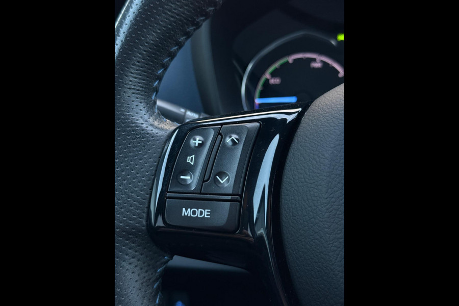 Toyota Yaris 1.5 Hybrid Bi-Tone Navigatie Camera