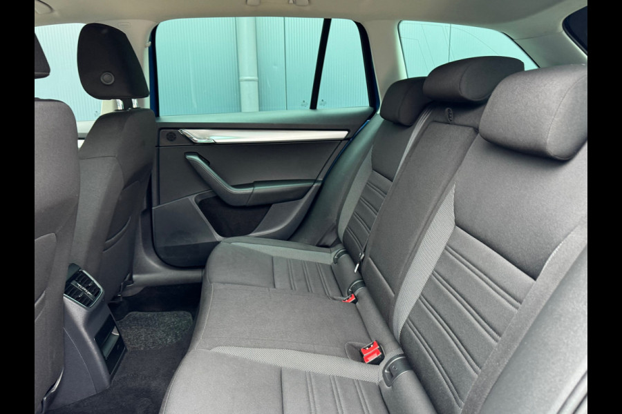 Škoda Octavia Combi 1.0 TSI * Cruise * PDC * Trekhaak * AppleCarPlay *