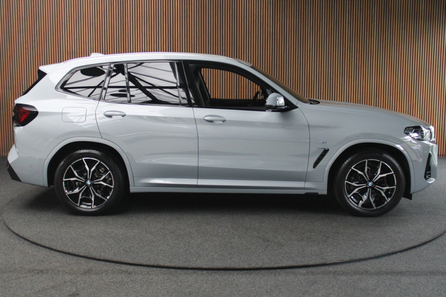 BMW X3 xDrive20i High Exe M-Pakket Leer Camera HUD ACC Navi Laser LED Elektr. achterklep Climate (3-zone) Elektr. trekhaak PDC LM velgen