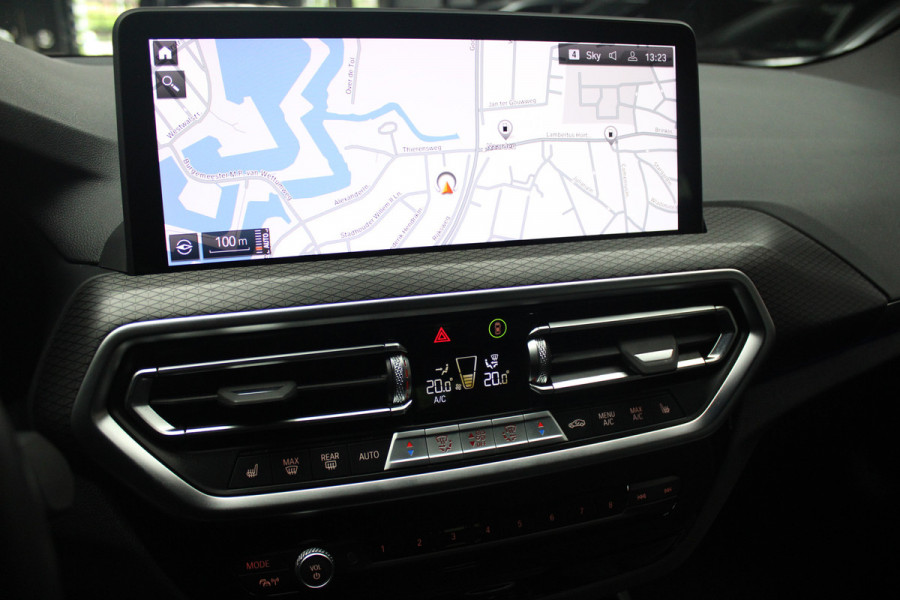 BMW X3 xDrive20i High Exe M-Pakket Leer Camera HUD ACC Navi Laser LED Elektr. achterklep Climate (3-zone) Elektr. trekhaak PDC LM velgen