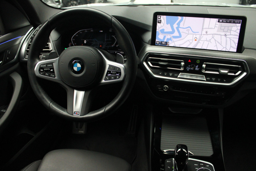 BMW X3 xDrive20i High Exe M-Pakket Leer Camera HUD ACC Navi Laser LED Elektr. achterklep Climate (3-zone) Elektr. trekhaak PDC LM velgen