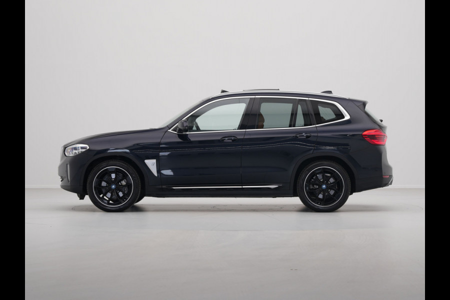 BMW iX3 High Executive 80 kWh 285pk Panorama Navigatie Trekhaak Stoelverwarming 115