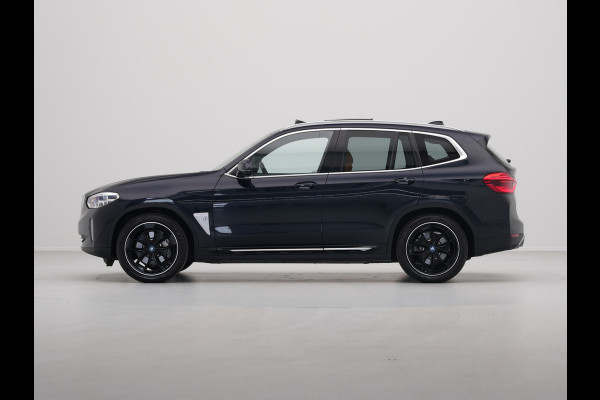 BMW iX3 High Executive 80 kWh 285pk Panorama Navigatie Trekhaak Stoelverwarming 115