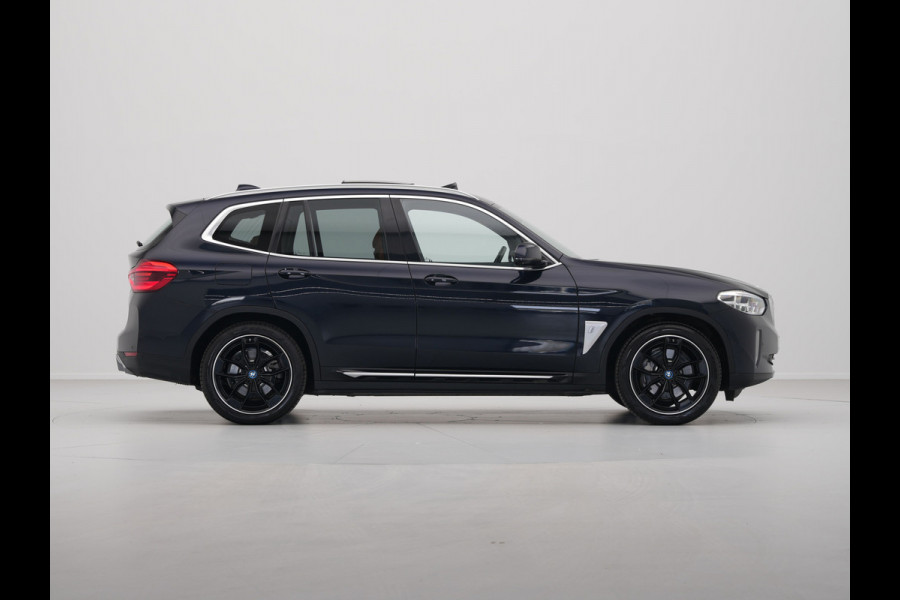 BMW iX3 High Executive 80 kWh 285pk Panorama Navigatie Trekhaak Stoelverwarming 115