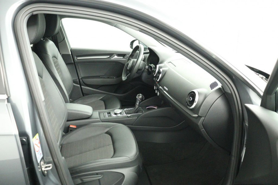 Audi A3 Sportback PHEV 40 e-tron Advance Sport - Stoelverwarming - Navigatie - Trekhaak Afneembaar - Vitual Cockpit- Cruise Control - 12 maanden Bovag garantie