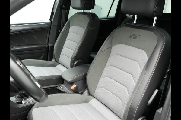 Volkswagen Tiguan Allspace 1.5 TSI R-Line DSG 150 pk | Trekhaak af Fabriek | Adaptive Cruise | Carplay | Camera | Spraakbediening |