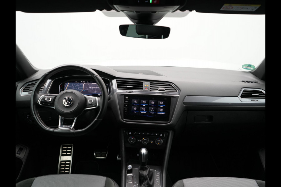 Volkswagen Tiguan Allspace 1.5 TSI R-Line DSG 150 pk | Trekhaak af Fabriek | Adaptive Cruise | Carplay | Camera | Spraakbediening |