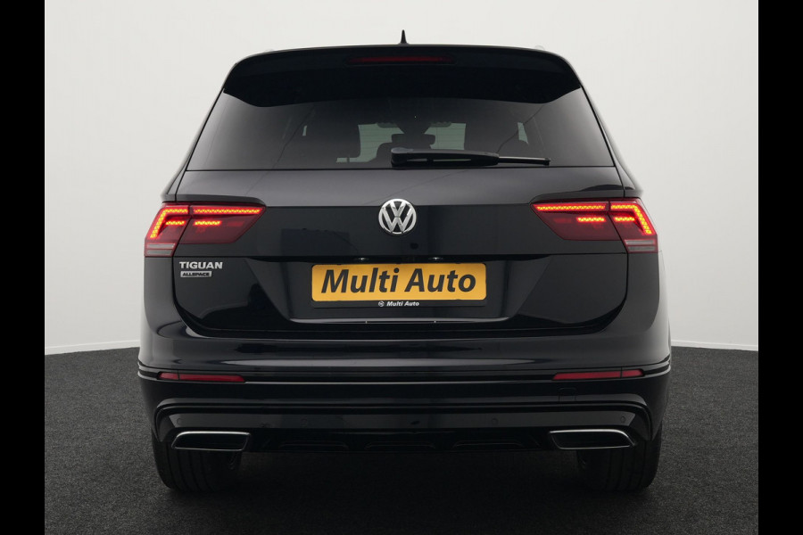 Volkswagen Tiguan Allspace 1.5 TSI R-Line DSG 150 pk | Trekhaak af Fabriek | Adaptive Cruise | Carplay | Camera | Spraakbediening |