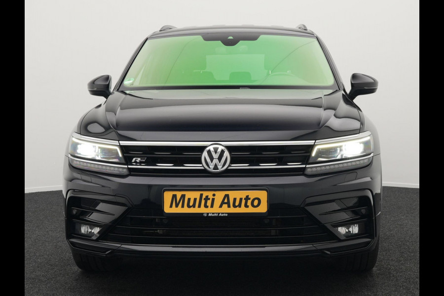 Volkswagen Tiguan Allspace 1.5 TSI R-Line DSG 150 pk | Trekhaak af Fabriek | Adaptive Cruise | Carplay | Camera | Spraakbediening |