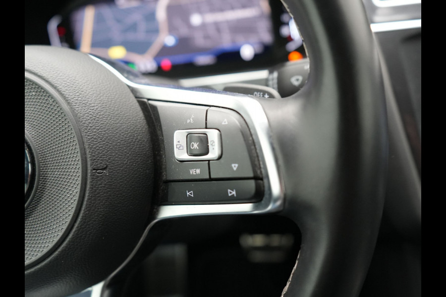 Volkswagen Tiguan Allspace 1.5 TSI R-Line DSG 150 pk | Trekhaak af Fabriek | Adaptive Cruise | Carplay | Camera | Spraakbediening |