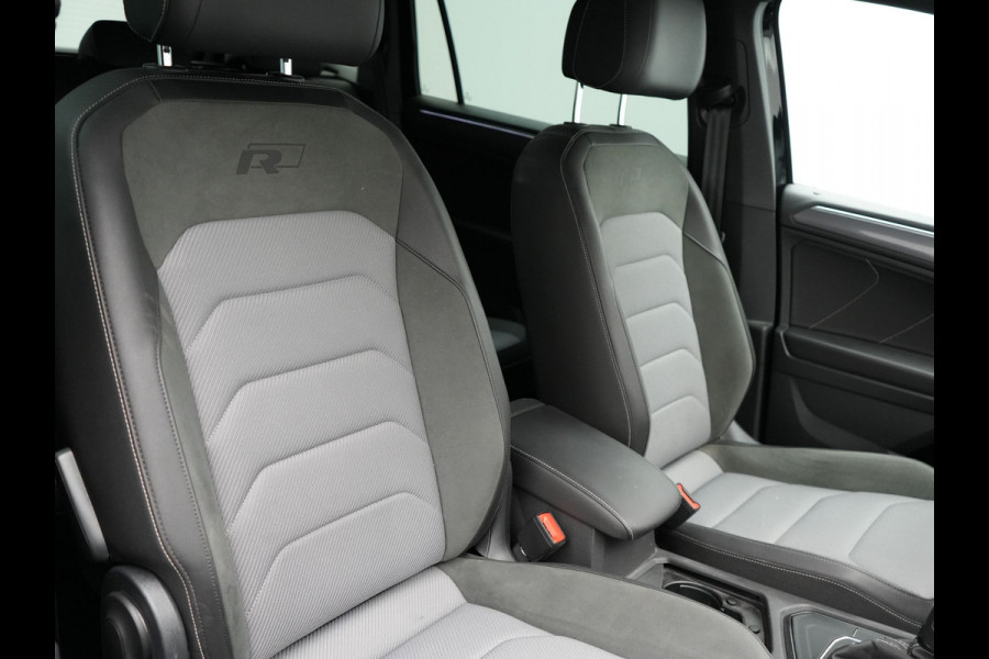 Volkswagen Tiguan Allspace 1.5 TSI R-Line DSG 150 pk | Trekhaak af Fabriek | Adaptive Cruise | Carplay | Camera | Spraakbediening |
