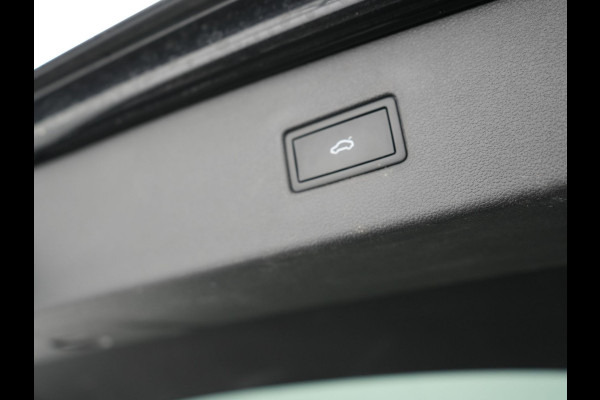 Volkswagen Tiguan Allspace 1.5 TSI R-Line DSG 150 pk | Trekhaak af Fabriek | Adaptive Cruise | Carplay | Camera | Spraakbediening |