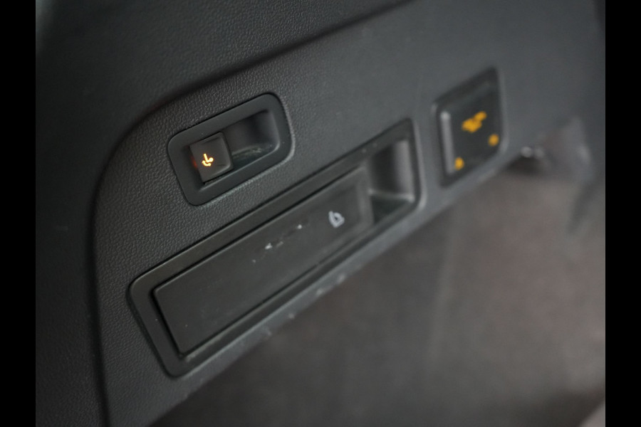 Volkswagen Tiguan Allspace 1.5 TSI R-Line DSG 150 pk | Trekhaak af Fabriek | Adaptive Cruise | Carplay | Camera | Spraakbediening |