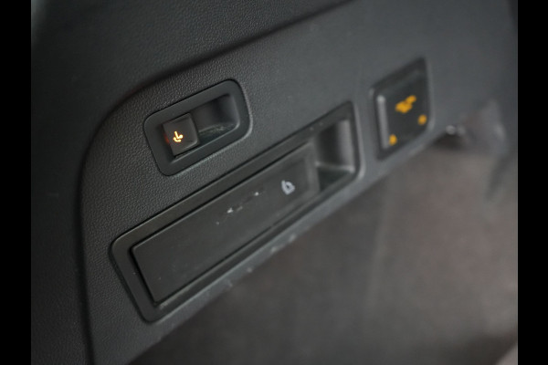 Volkswagen Tiguan Allspace 1.5 TSI R-Line DSG 150 pk | Trekhaak af Fabriek | Adaptive Cruise | Carplay | Camera | Spraakbediening |
