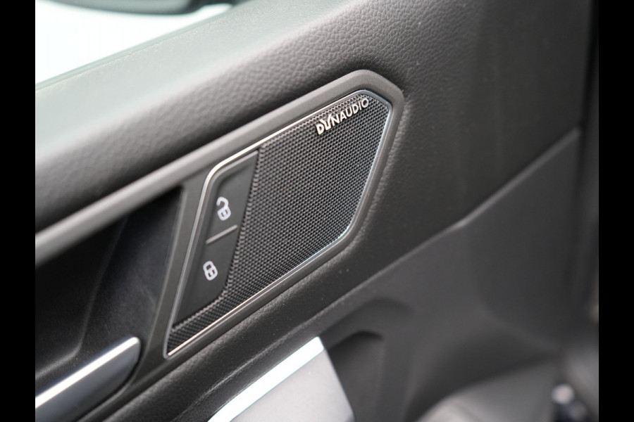 Volkswagen Tiguan Allspace 1.5 TSI R-Line DSG 150 pk | Trekhaak af Fabriek | Adaptive Cruise | Carplay | Camera | Spraakbediening |