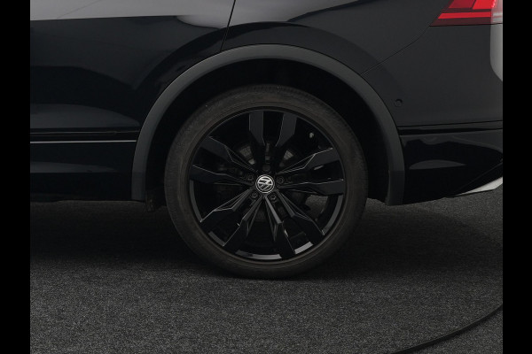 Volkswagen Tiguan Allspace 1.5 TSI R-Line DSG 150 pk | Trekhaak af Fabriek | Adaptive Cruise | Carplay | Camera | Spraakbediening |