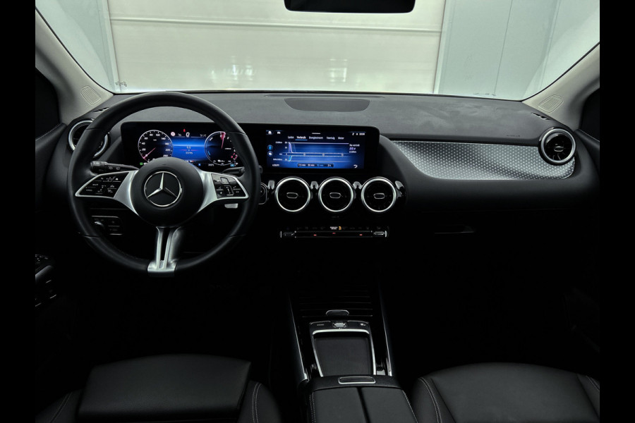 Mercedes-Benz B-Klasse 250 e Business Line Lichtmetalen velgen MBUX wide screen | Navigatie | Parking support | met camera achter | Inclusief 24 maanden Mercedes-Benz Certified garantie voor Europa.