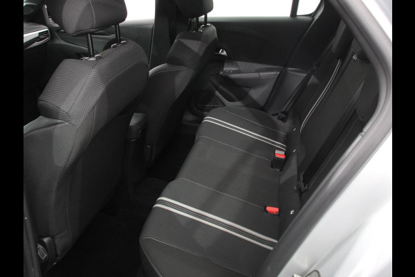 Opel Corsa 1.2 GS Panorama dak Climate Control Achteruitrij Camera Parkeersensoren Cruise control LED Verwarmde voorstoelen Stuurwiel verwarmd Apple carplay/ Android Auto