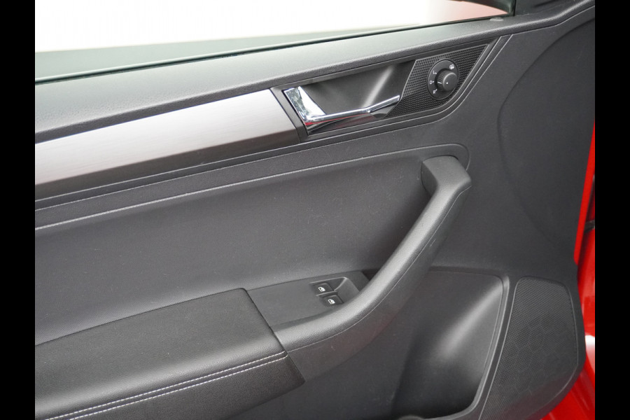 Škoda Rapid Spaceback T96PK Apple Carplay Android Auto Navi Ecc Cruise Control Stoelverwarming PDC DAB Plus Pakket Lmv 16" Bluetooth WLAN Mirror link Greentech Clever