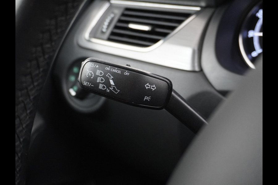Škoda Rapid Spaceback T96PK Apple Carplay Android Auto Navi Ecc Cruise Control Stoelverwarming PDC DAB Plus Pakket Lmv 16" Bluetooth WLAN Mirror link Greentech Clever