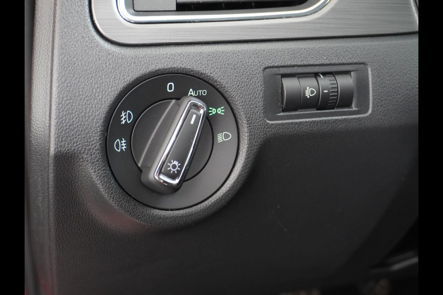 Škoda Rapid Spaceback T96PK Apple Carplay Android Auto Navi Ecc Cruise Control Stoelverwarming PDC DAB Plus Pakket Lmv 16" Bluetooth WLAN Mirror link Greentech Clever