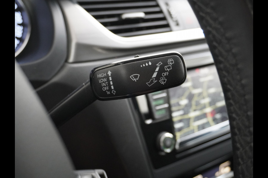 Škoda Rapid Spaceback T96PK Apple Carplay Android Auto Navi Ecc Cruise Control Stoelverwarming PDC DAB Plus Pakket Lmv 16" Bluetooth WLAN Mirror link Greentech Clever
