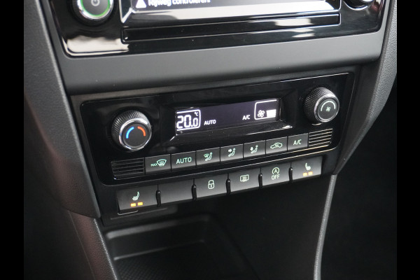 Škoda Rapid Spaceback T96PK Apple Carplay Android Auto Navi Ecc Cruise Control Stoelverwarming PDC DAB Plus Pakket Lmv 16" Bluetooth WLAN Mirror link Greentech Clever