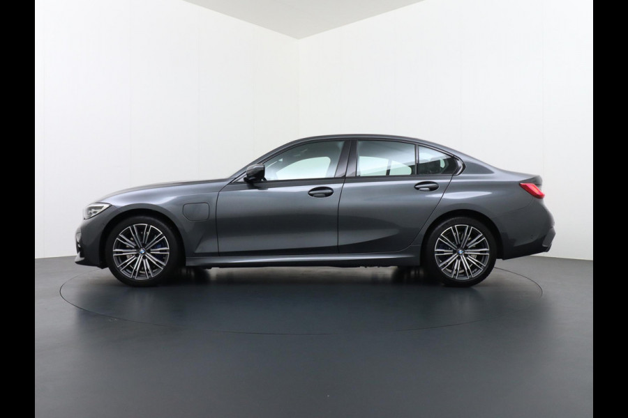 BMW 3-serie 330e High Executive CAMERA | ADAP. CRUISE | RIJKLAAR INCL. 12 MND. BOVAGGARANTIE