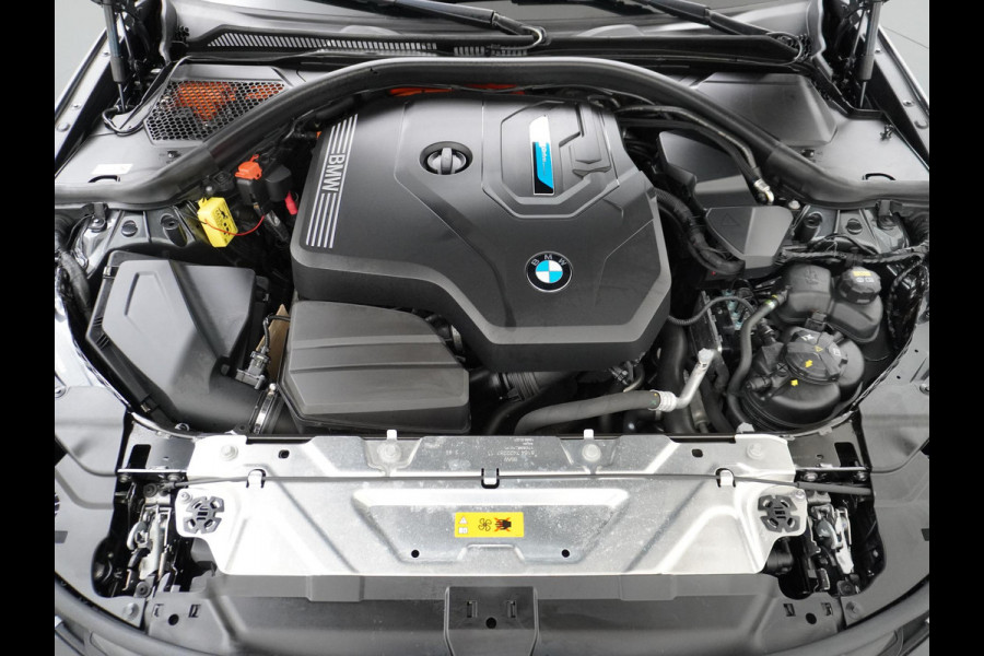 BMW 3-serie 330e High Executive CAMERA | ADAP. CRUISE | RIJKLAAR INCL. 12 MND. BOVAGGARANTIE