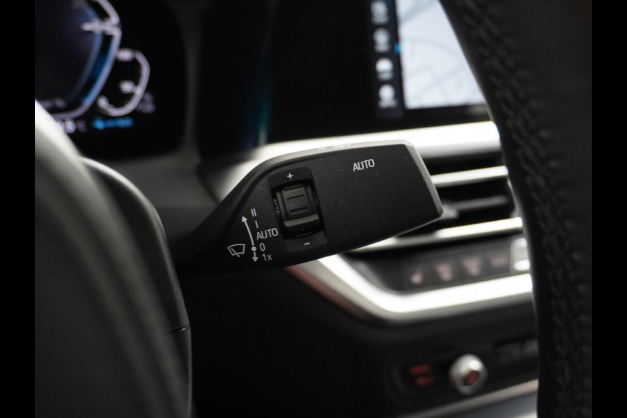 BMW 3-serie 330e High Executive CAMERA | ADAP. CRUISE | RIJKLAAR INCL. 12 MND. BOVAGGARANTIE