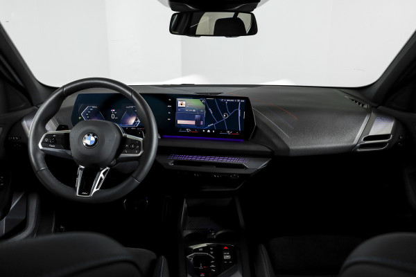BMW 1-serie 120 M Sport (Nieuw Model) - Automaat | Dig. Cockpit | Adapt. Cruise | Stoelverw. | PDC | Camera | NAV + App. Connect | ECC | DAB | LM 18" | 0295
