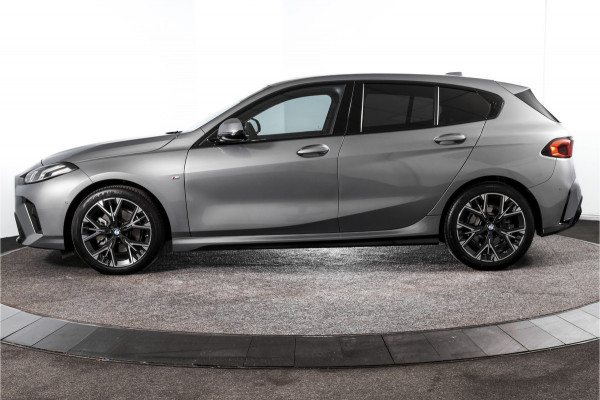 BMW 1-serie 120 M Sport (Nieuw Model) - Automaat | Dig. Cockpit | Adapt. Cruise | Stoelverw. | PDC | Camera | NAV + App. Connect | ECC | DAB | LM 18" | 0295