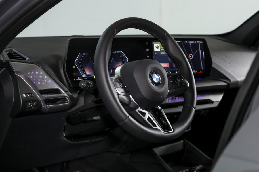 BMW 1-serie 120 M Sport (Nieuw Model) - Automaat | Dig. Cockpit | Adapt. Cruise | Stoelverw. | PDC | Camera | NAV + App. Connect | ECC | DAB | LM 18" | 0295